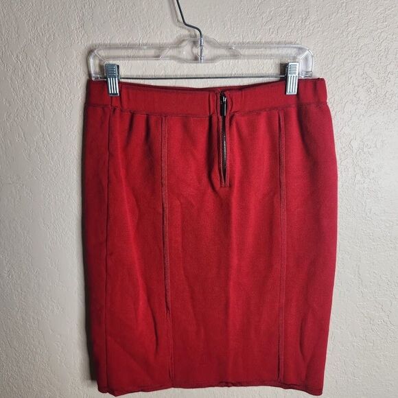 Caché Pencil & Straight Skirt Women's Large Red Rayon Stretchy Back Zip Career - Picture 2 of 6